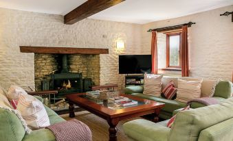Stunning Barn Conversion - Rural Setting