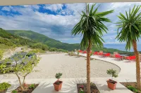 Seaview Bunec Hotels in Piqeras