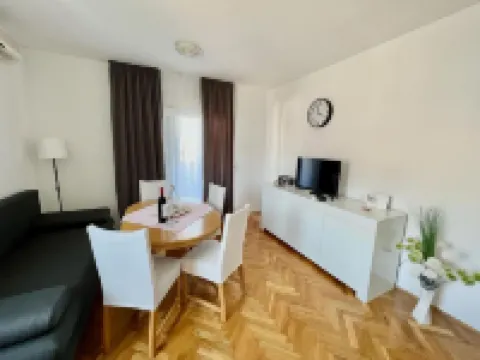 Bright and Cozy Apartment With Balcony in Kastel Luksic