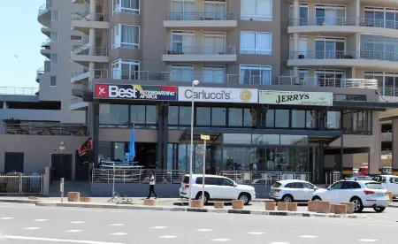 Stay Spectacular Отели в г. Блубергстранд