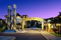 The Oaks Tamarindo Pool Front Condominiums Fast Wifi Hotels near Tamarindo Beach Costa Rica