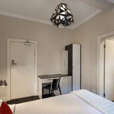 Como Court Budget Accommodation Hotels near ساحة الاتحاد