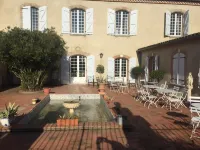 Presbytère de Jonquiere Hotels in Fiac