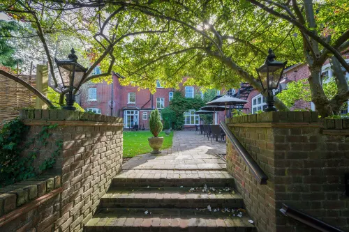 The Crown Manor House Hotel Hotels in Woodlands