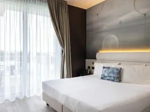 Vision Hotel