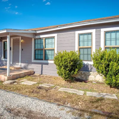 Nice 3B 2BA Near Downtown 2 Min Atandt Center Hotels near Second Baptist Church Park