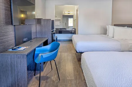 Motel 6 Lancaster, CA Отели рядом с достопримечательностью «Заказник Прайм Десерт Вудленд»