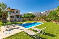 Spiros Beach Villa Large Private Pool Walk to Beach Sea Views A C Wifi Car Not Required - 971 Hotels in Sfakia