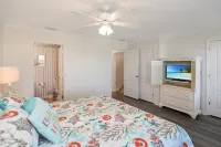 Sea Cliff I-51 Coastal Splendor by Pristine Properties Vacation Rentals - ビーチサイド