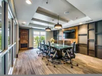 Luxe 1Br King Suite Close to Downtown w Fast Wifi