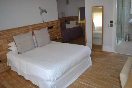 The Kingsley at Eversley Отели в г. Хук