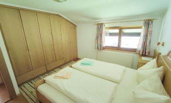 Pretty Holiday Home in Mayerhofen with Balcony