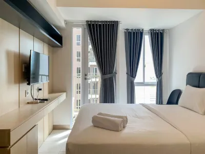 Cozy and Simply Look Studio Room Tokyo Riverside Pik 2 Apartment Hôtels à : Teluknaga
