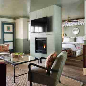 Le Petit Pali at 8th Ave Rooms