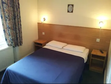 West Cromwell Hotel