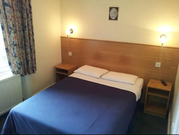 West Cromwell Hotel