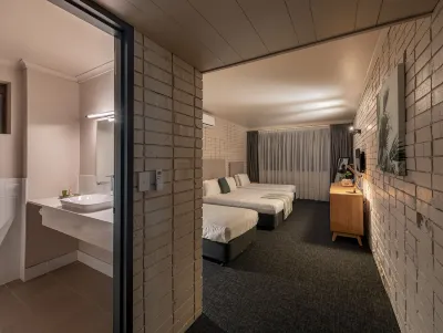 Palms Hotel Hotels in Yagoona