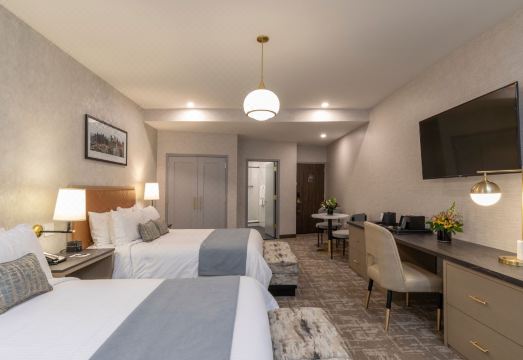 브로드웨이 플라자 호텔 전망