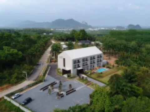 ザ・チル @ クラビー ホテル Krabi Provincial Agricultural Career Development and Promotion Center周辺のホテル