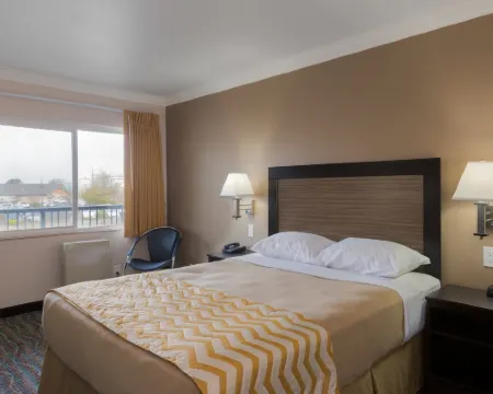 Travelodge by Wyndham Eureka Hotels in Eureka