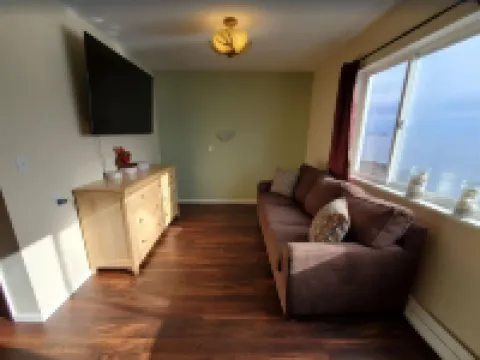{Forget-Me-Not Inn} Alaskan Waterfront Vacation Rental (Eagle Suite) โรงแรมในซิตกา