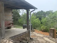 Hill Country Log Cabin Close to Wimberley & Dripping Springs Shopping and Dining