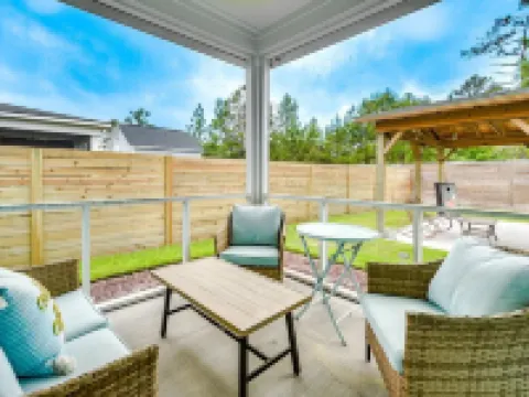 The Mermaid Cottage! Centrally Located, Pool, and Loaded with Extras! 沙洛特酒店