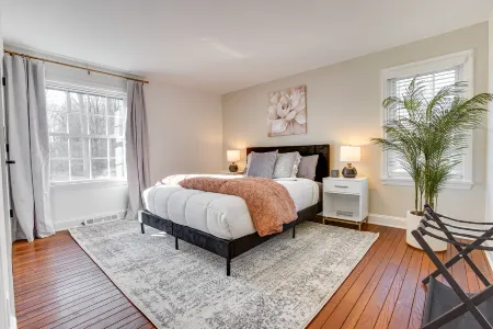 Hot Tub, Game Room and Outdoor Oasis - Gorgeous Tranquil Manor