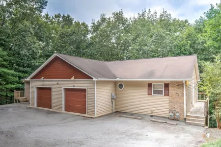 Contemporary Design and Outdoor Space - Stylish Townhome Retreat Отели в г. Ройал Пайнс