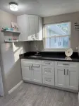 Cozy 1-Bedroom Retreat Near Downtown & Legoland