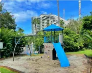 Resort Amenities with Pools and Tennis Court - Cozy Oasis Hotels in Orange County