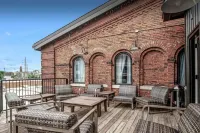 Saltwater Dipping Pool, Sky Deck and Exclusive Speakeasy - Vibrant Oasis