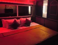 Oasis Floating Hotel Yangon Hotellit kohteessa Seikkan Township