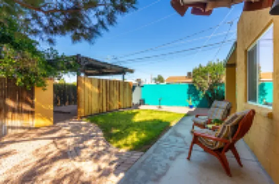 Serene Garden View and Private Yard - Charming Cozy Retreat