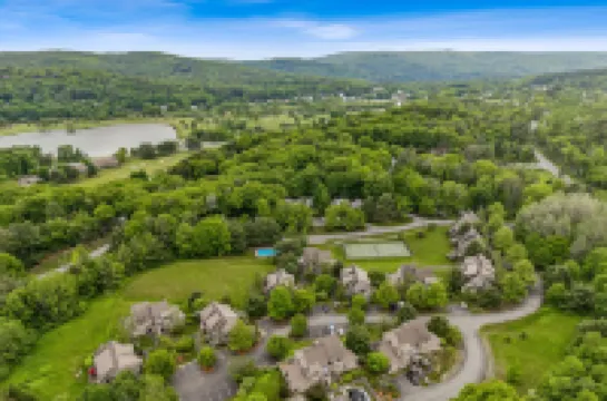 Inviting Fireplace and Scenic Views - Exquisite Vermont Escape