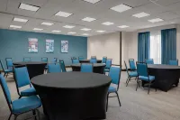 Hampton Inn & Suites Omaha-Downtown - Pet friendly