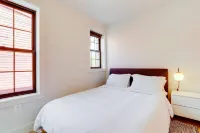 Modern Finishes and Fully Appointed Kitchen - Stylish Retreat Hotels in Capitol Hill