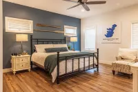 Rare Find|Lakefront Cabin w/ TWO Master Suites Hotels in Portage Township