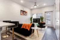 Spacious and Serene Escape with Private Patio - Unique Business Haven