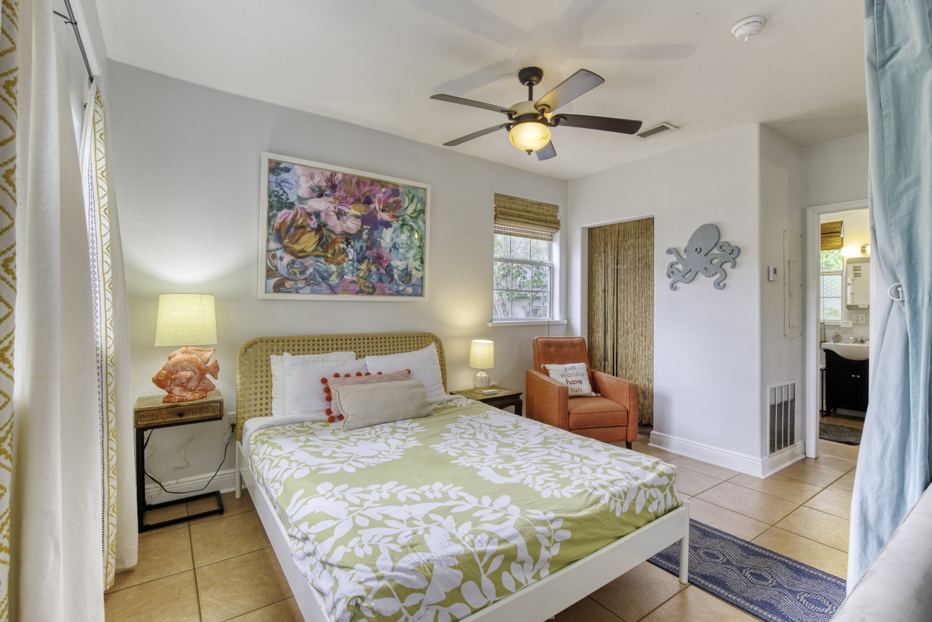 Stunning Getaway - Winery Tours, Wildlife Watching, Sailing Hotels in Holly Hill