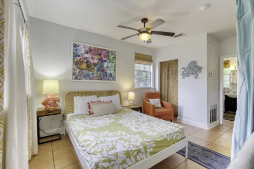 Stunning Getaway - Winery Tours, Wildlife Watching, Sailing Hotels in Holly Hill