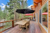 Private Sauna, Hot Tub, Fire Pit and Bocce Ball Court - Luxurious Retreat