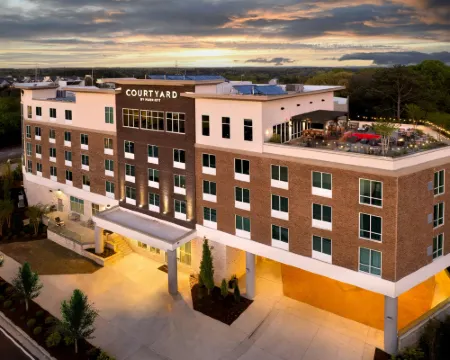 Courtyard Atlanta Dunwoody Hotels in Chamblee