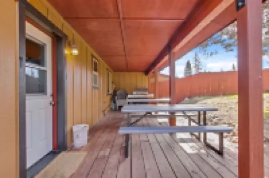 Charming Oasis with Golf Course Access and Bikes Included - Enchanting Retreat