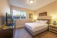 Gourmet Kitchen and Stylish Living Space - Charming Townhouse Retreat