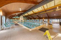 Nestled Inn, Ocean front at Kure Beach, elevator, 3 pools Hotels in New Hanover County