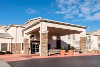 Holiday Inn Express & Suites Junction City