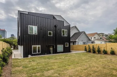 Mini Metro - Rooftop Deck with Skyline View! Hotel in zona Fletcher Park