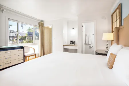 Pacific Crest Hotel Отели рядом с достопримечательностью «Мортон Бэй Фиг Три»