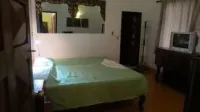 Goldie Guesthouse - Pensions
